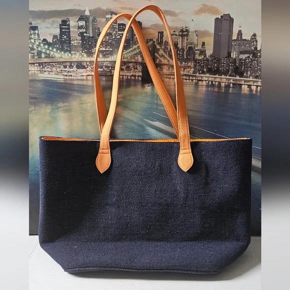 EXPRESS EDIT Embroidered Eye Design Tote Bag NWT - Picture 3 of 12